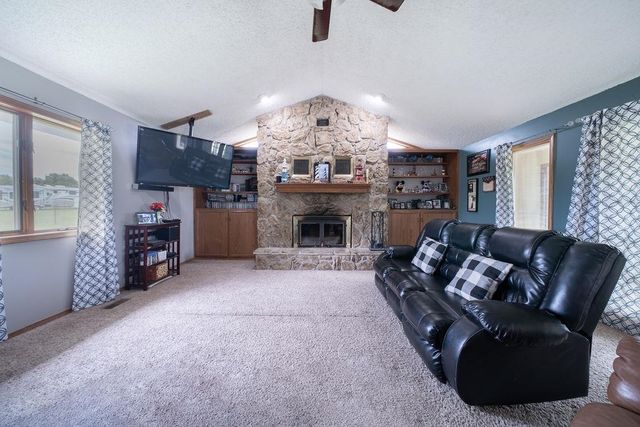 1611 E 119th St, Mulvane, KS 67110