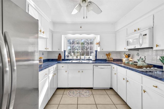 5068 LAKEWOOD DRIVE, Dade City, FL 33523