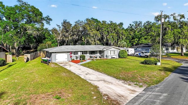 5068 LAKEWOOD DRIVE, Dade City, FL 33523