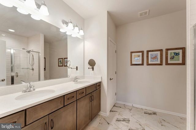 19006 CORAL REEF SQ, Leesburg, VA 20176