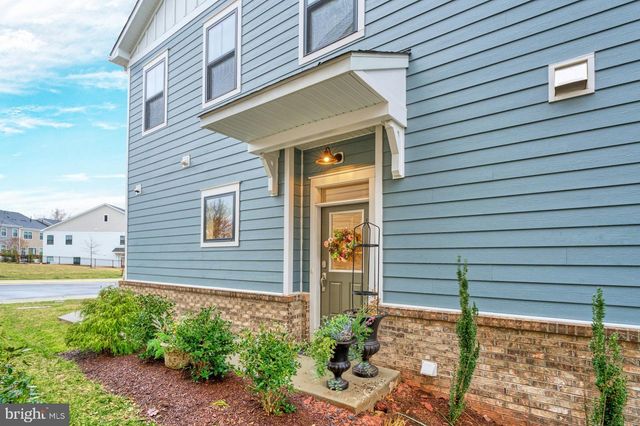 19006 CORAL REEF SQ, Leesburg, VA 20176