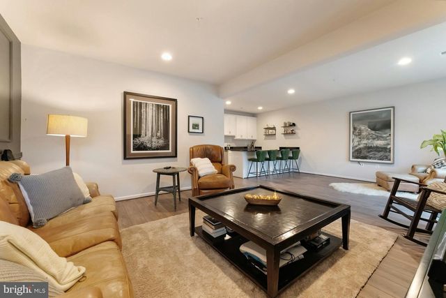 19006 CORAL REEF SQ, Leesburg, VA 20176