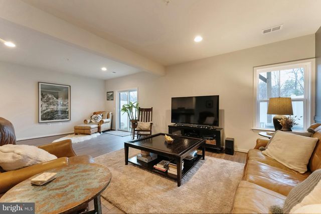 19006 CORAL REEF SQ, Leesburg, VA 20176