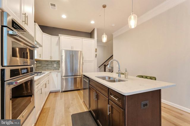 19006 CORAL REEF SQ, Leesburg, VA 20176