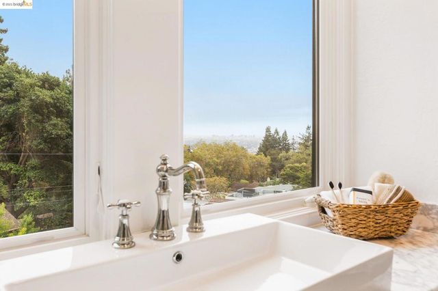 1059 Cragmont Ave, Berkeley, CA 94708