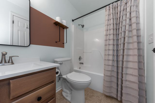 7378 Maplelawn Drive, Ypsilanti Twp, MI 48197