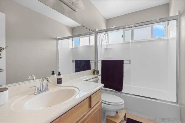 1321 Greenfield Dr 33, El Cajon, CA 92021