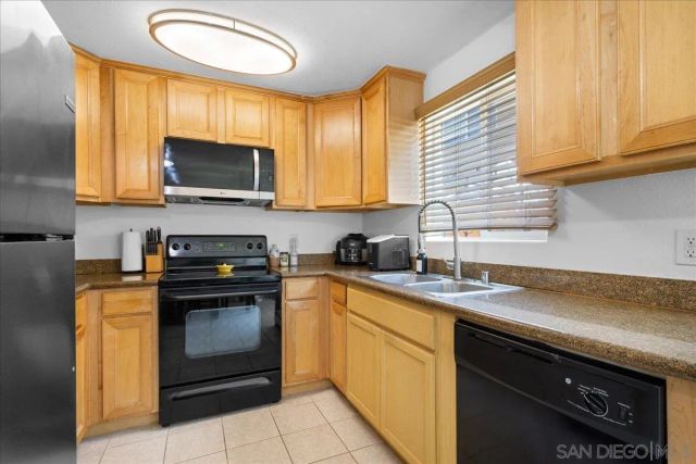 1321 Greenfield Dr 33, El Cajon, CA 92021