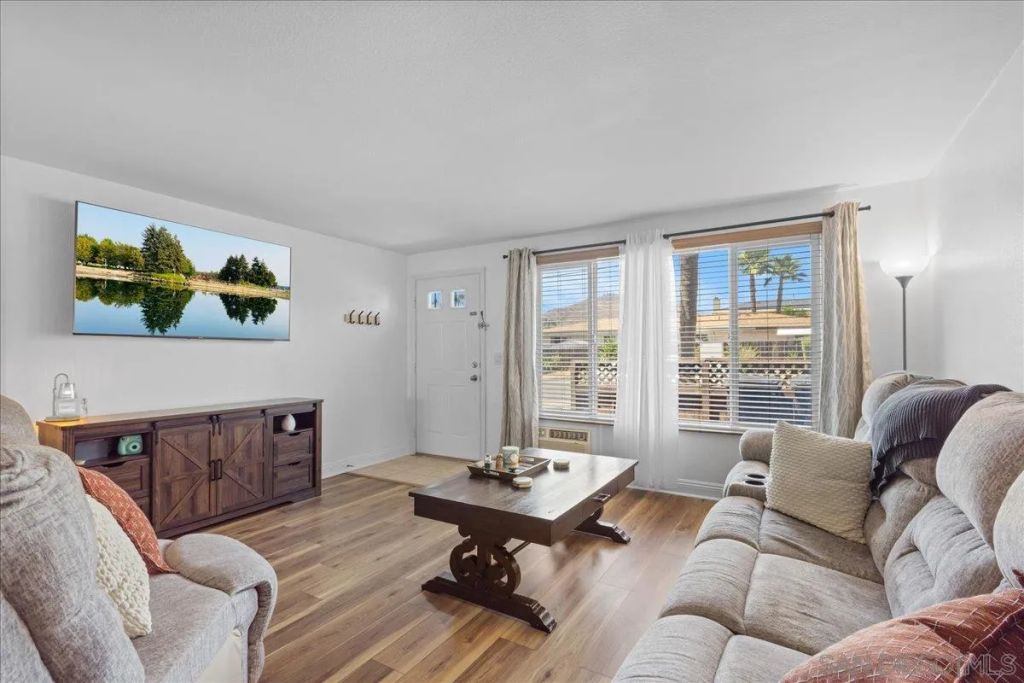 1321 Greenfield Dr 33, El Cajon, CA 92021