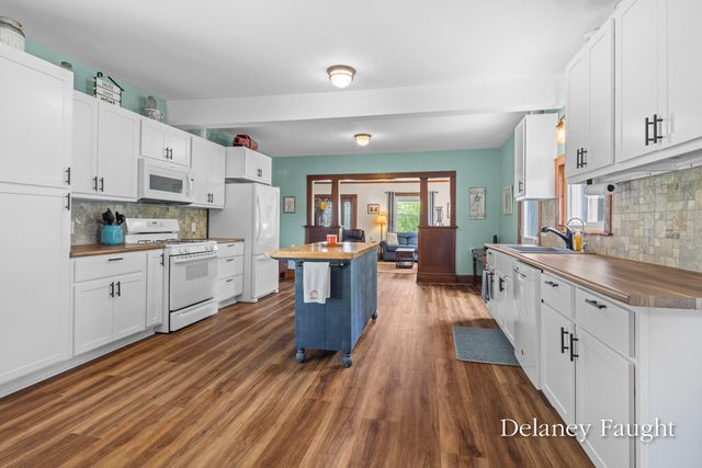 3460 13 Mile Road NW, Sparta, MI 49345