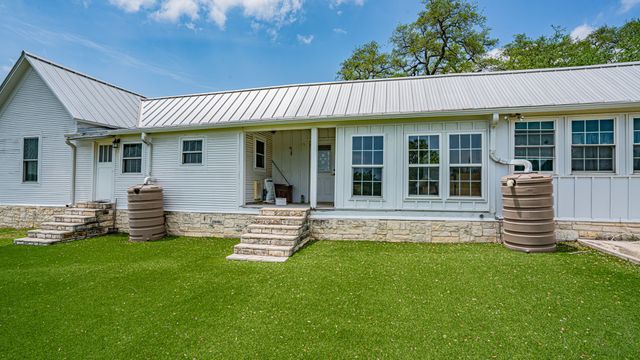 9200 Mitchell Bend Court, Granbury, TX 76048