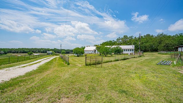 9200 Mitchell Bend Court, Granbury, TX 76048
