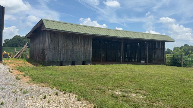 979 Walnut Grove School Rd Road, Waynesburg, KY 40489