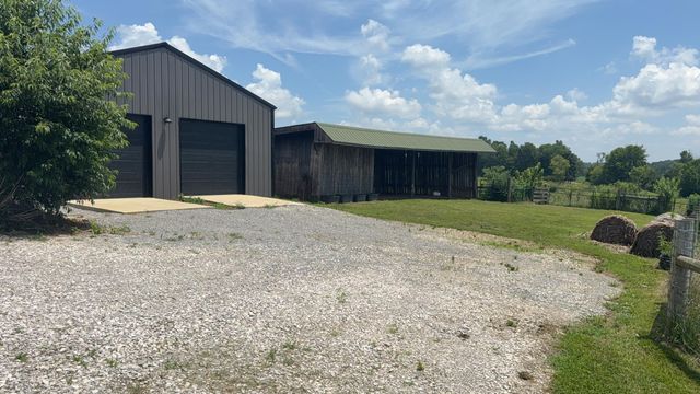 979 Walnut Grove School Rd Road, Waynesburg, KY 40489