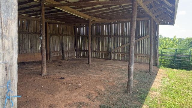 979 Walnut Grove School Rd Road, Waynesburg, KY 40489
