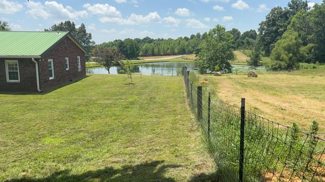979 Walnut Grove School Rd Road, Waynesburg, KY 40489
