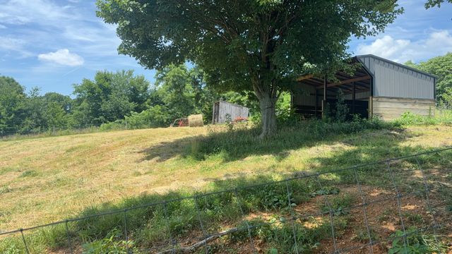 979 Walnut Grove School Rd Road, Waynesburg, KY 40489