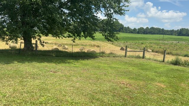 979 Walnut Grove School Rd Road, Waynesburg, KY 40489