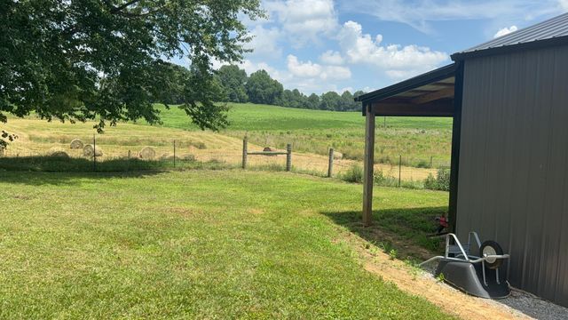 979 Walnut Grove School Rd Road, Waynesburg, KY 40489