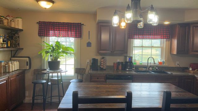 979 Walnut Grove School Rd Road, Waynesburg, KY 40489
