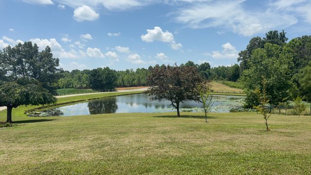 979 Walnut Grove School Rd Road, Waynesburg, KY 40489