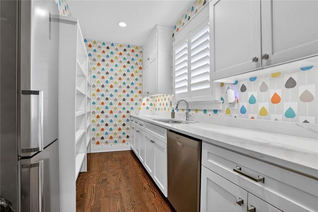 2807 W 50th Terrace, Westwood, KS 66205
