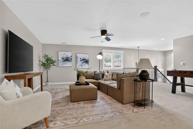 2807 W 50th Terrace, Westwood, KS 66205