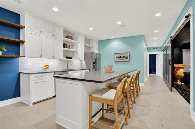 2807 W 50th Terrace, Westwood, KS 66205