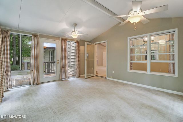 104 Glenwood Drive, Crossville, TN 38558