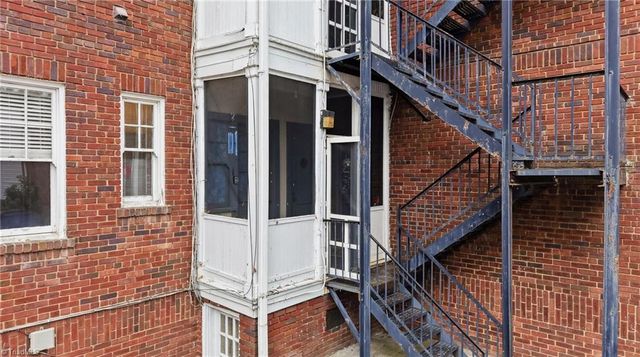 906 W Market Street B1, Greensboro, NC 27401
