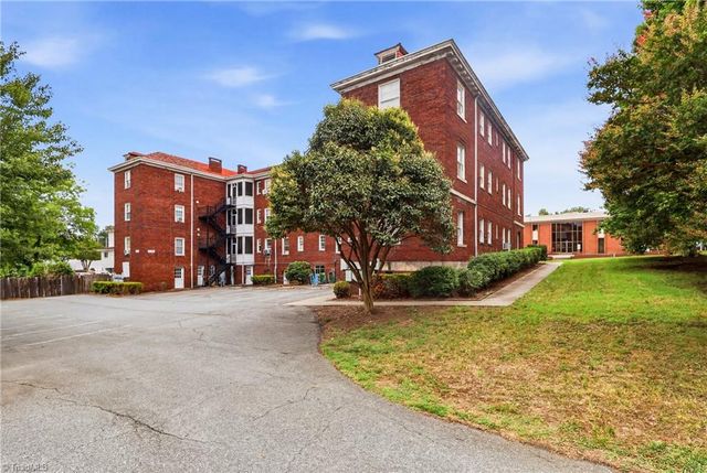906 W Market Street B1, Greensboro, NC 27401