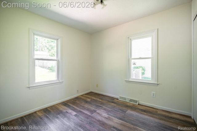 3620 Lotus Drive, Waterford Charter Township, MI 48329