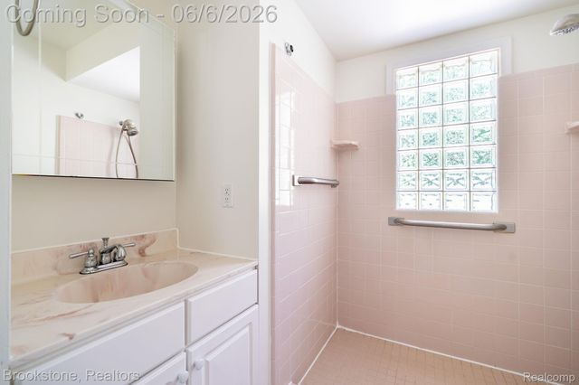 3620 Lotus Drive, Waterford Charter Township, MI 48329