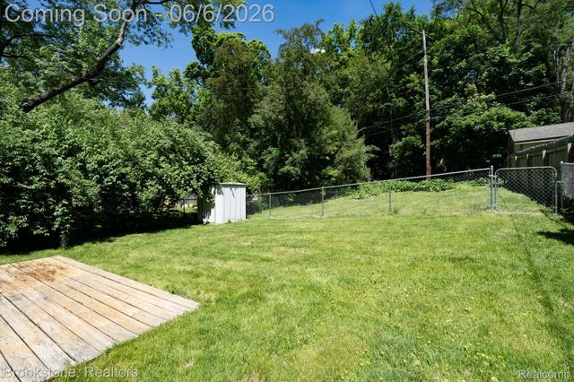 3620 Lotus Drive, Waterford Charter Township, MI 48329