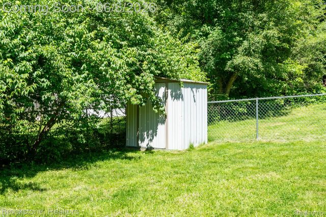 3620 Lotus Drive, Waterford Charter Township, MI 48329