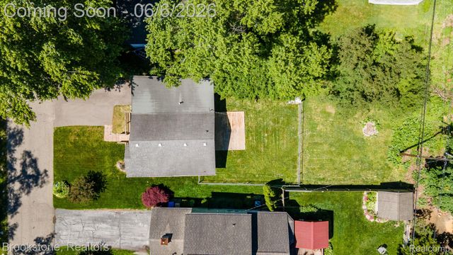 3620 Lotus Drive, Waterford Charter Township, MI 48329