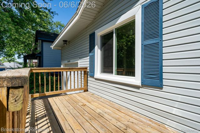 3620 Lotus Drive, Waterford Charter Township, MI 48329
