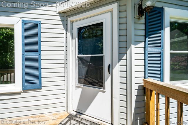 3620 Lotus Drive, Waterford Charter Township, MI 48329