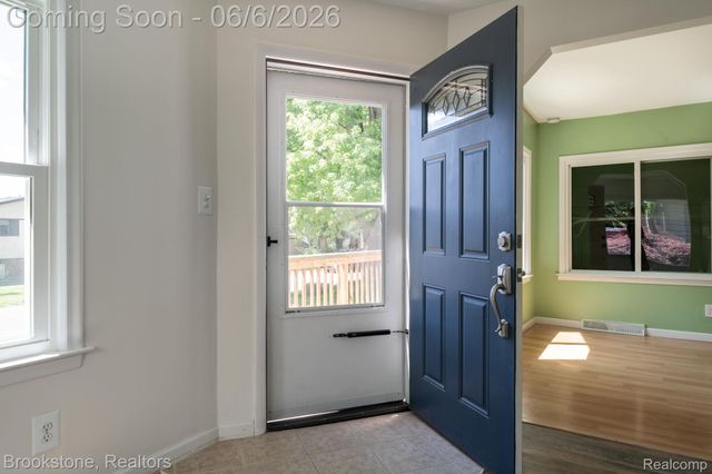 3620 Lotus Drive, Waterford Charter Township, MI 48329
