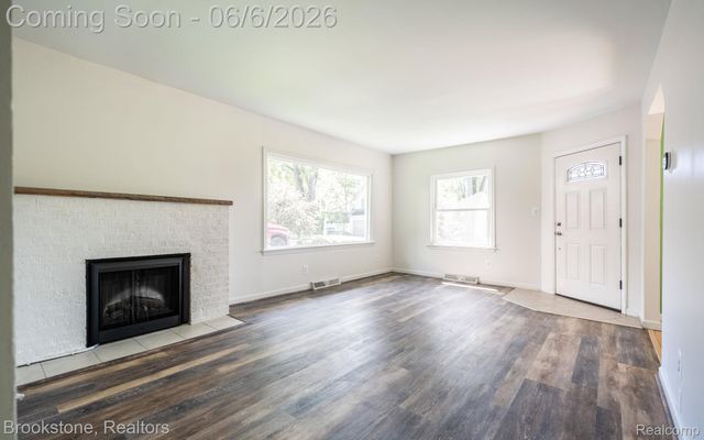 3620 Lotus Drive, Waterford Charter Township, MI 48329