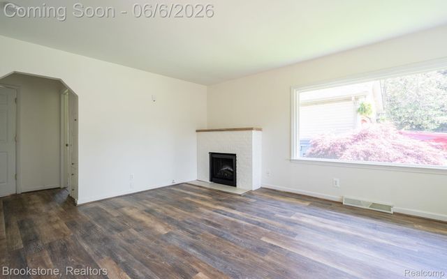 3620 Lotus Drive, Waterford Charter Township, MI 48329