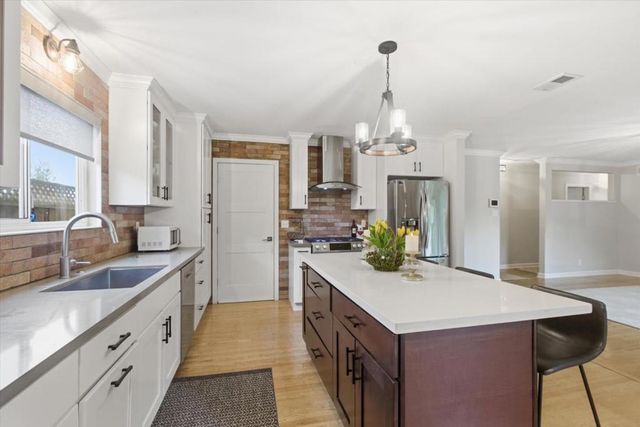 5267 Woodstock Way, San Jose, CA 95118