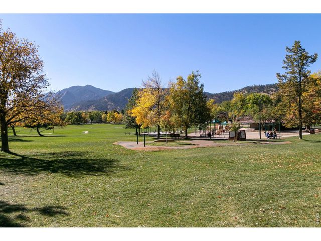 910 Portland Pl Unit 2, Boulder, CO 80304