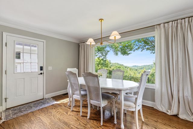 1607 Otter Creek Rd, Nashville, TN 37215