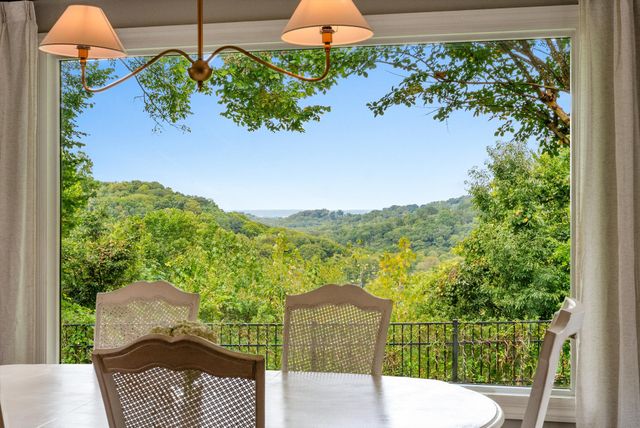 1607 Otter Creek Rd, Nashville, TN 37215