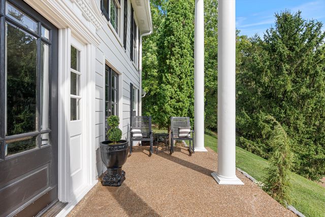 1607 Otter Creek Rd, Nashville, TN 37215