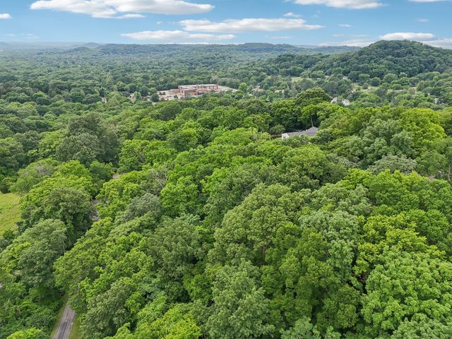 1607 Otter Creek Rd, Nashville, TN 37215