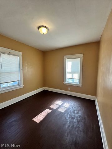 816 London Road Down, Cleveland, OH 44110