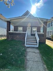 816 London Road Down, Cleveland, OH 44110