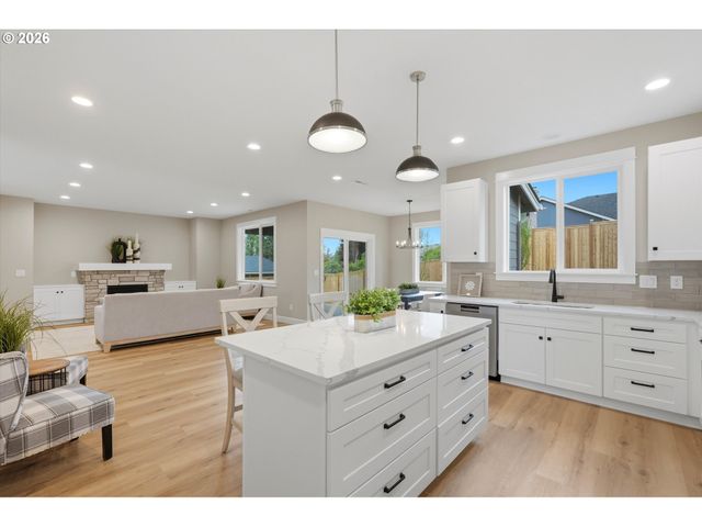 1774 Nw Ammon St, Salem, OR 97304